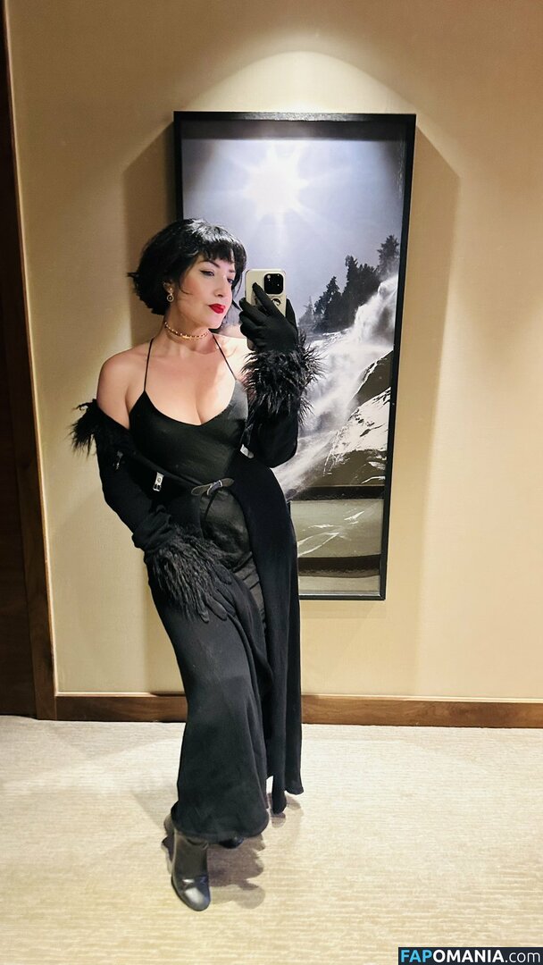 Rebecca Ford / rebbford Nu OnlyFans  Photo fuitée #113