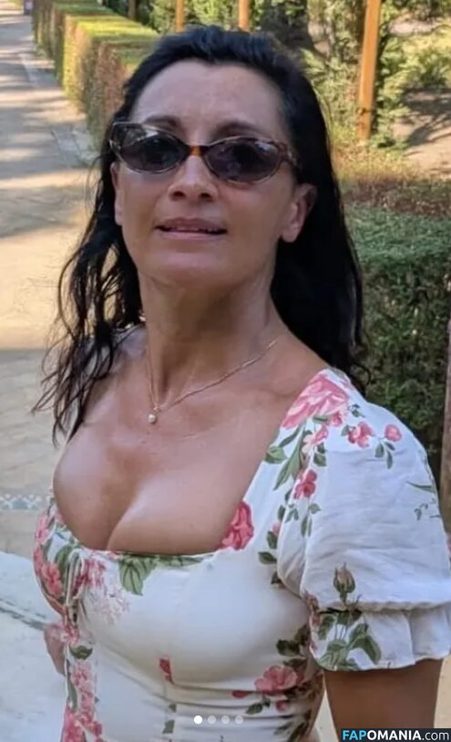 Rebecca Sarker Nu OnlyFans  Photo fuitée #1