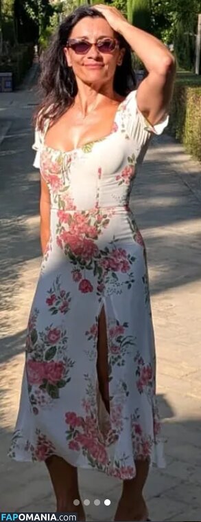 Rebecca Sarker Nu OnlyFans  Photo fuitée #3
