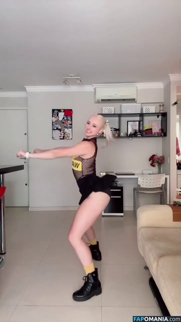 Renata Schneider / renata.c.schneider Nu OnlyFans  Photo fuitée #5