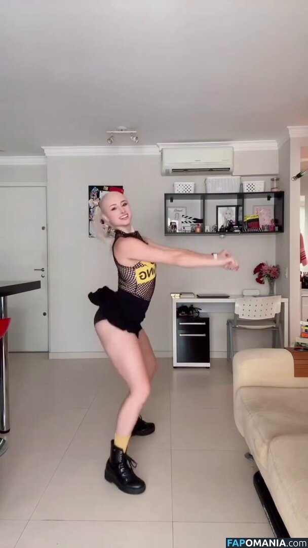 Renata Schneider / renata.c.schneider Nu OnlyFans  Photo fuitée #6