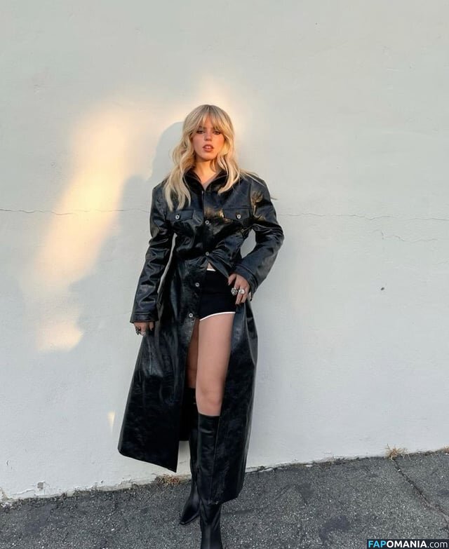 Renee Rapp / reneerapp Nu OnlyFans  Photo fuitée #136