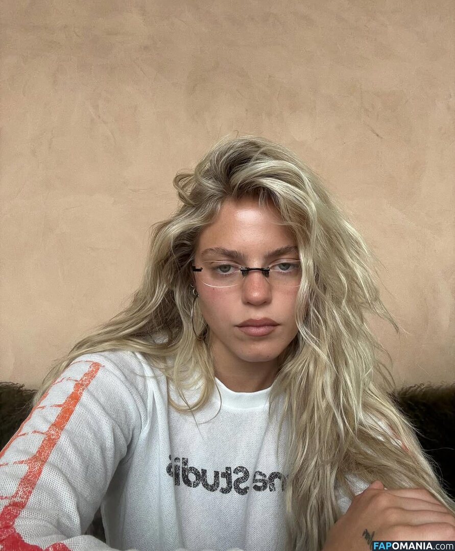 Renee Rapp / reneerapp Nu OnlyFans  Photo fuitée #139