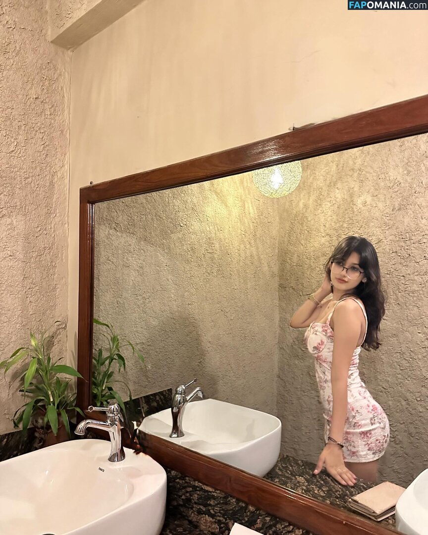 Ritika Kharel / __riteeka / _riteeka7 / riteeka Nu OnlyFans  Photo fuitée #13