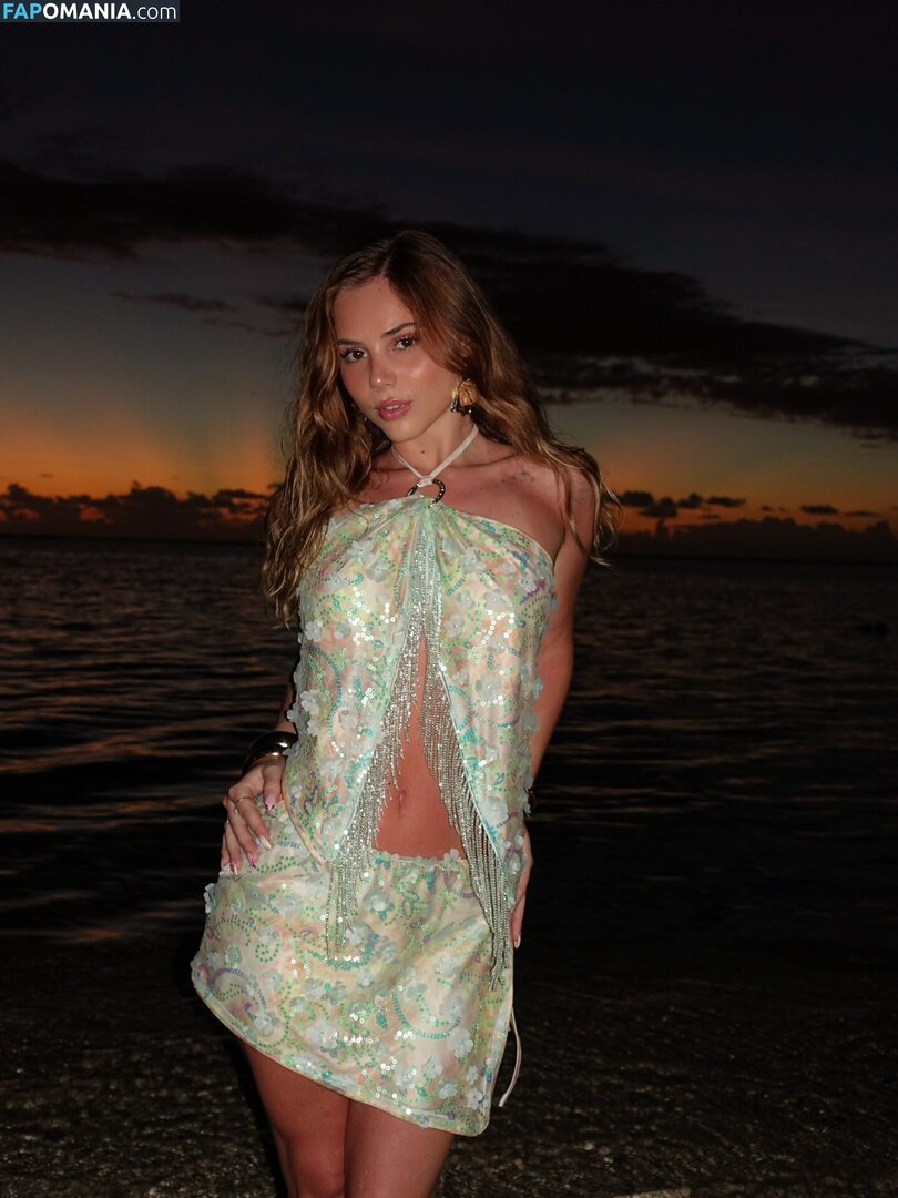 Romane Bertrand / rromane.b Nu OnlyFans  Photo fuitée #6