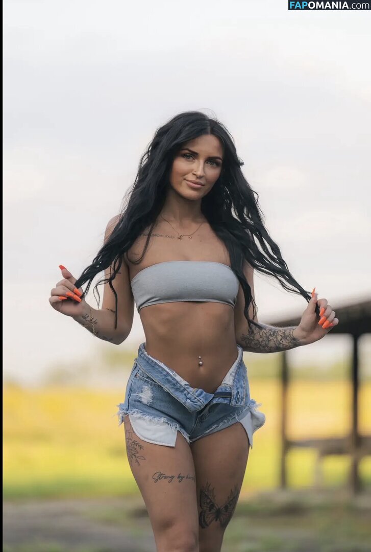 Petitetattedplati / Ronika Eskins / ronika_eskins Nu OnlyFans  Photo fuitée #113