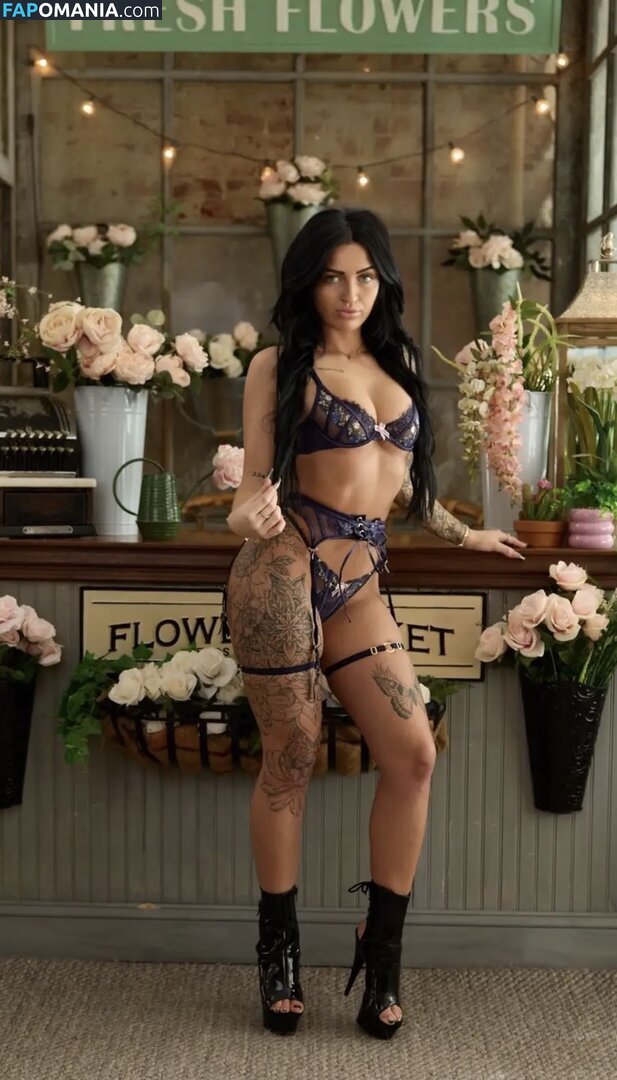 Petitetattedplati / Ronika Eskins / ronika_eskins Nu OnlyFans  Photo fuitée #119