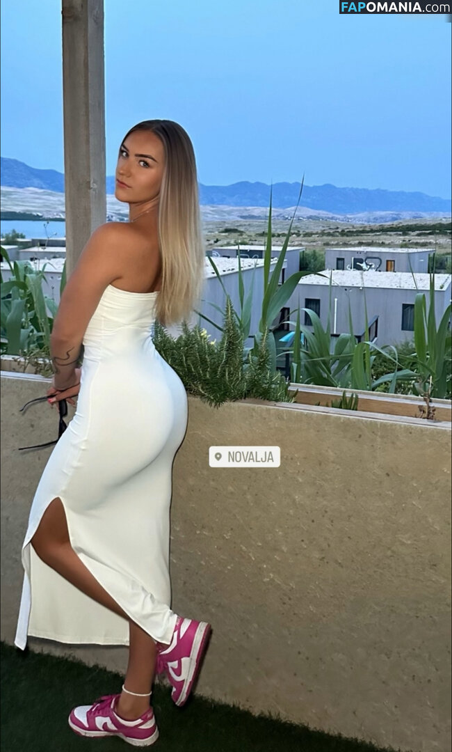 Rosajcb Nu OnlyFans  Photo fuitée #3