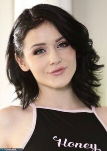 Rosalyn Sphinx / RosalynSphinx / sphinxrosalyn Nu OnlyFans  Photo fuitée #1