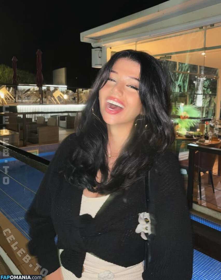 https: / realrosemondy / rosemondy Nu OnlyFans  Photo fuitée #11