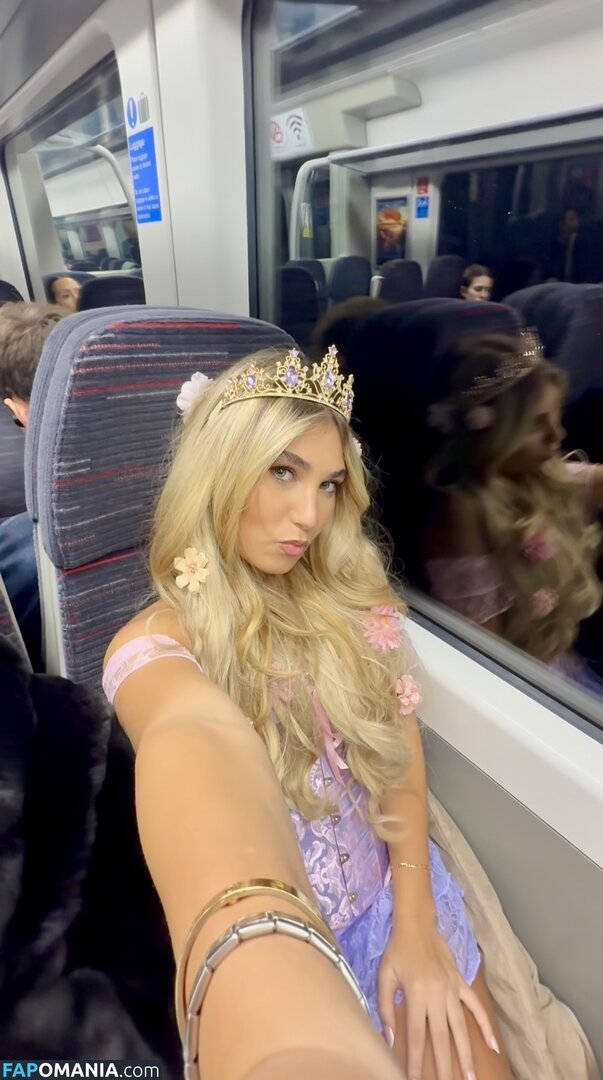 Rosie McClelland / ghost13girl / rosiergm Nu OnlyFans  Photo fuitée #75