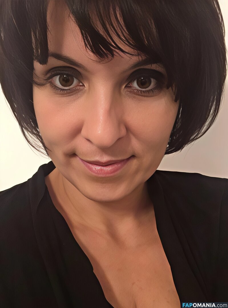 Roxana Sandu / roxana.sandu Nu OnlyFans  Photo fuitée #2