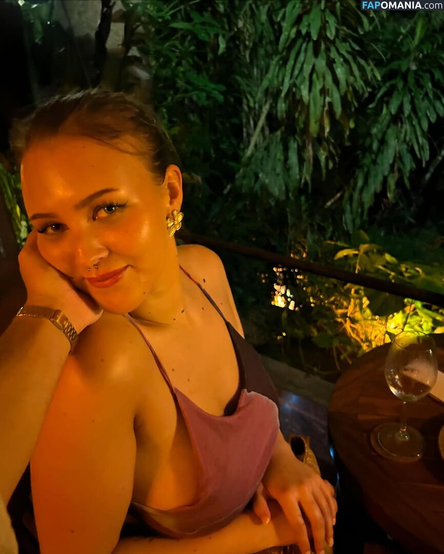 Roz Hill / rhozhill Nu OnlyFans  Photo fuitée #4