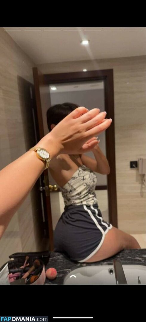 Roz Idrissi / Rozidrissi Nu OnlyFans  Photo fuitée #8