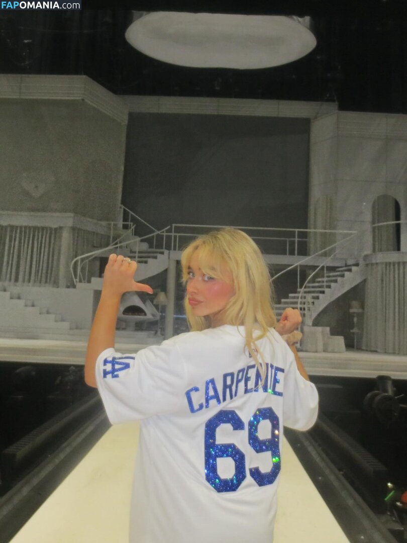 Sabrina Carpenter / https: / sabrinacarpenter Nu OnlyFans  Photo fuitée #2487