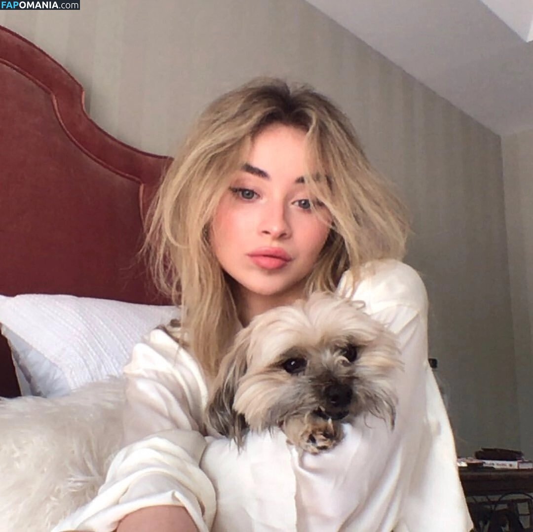 Sabrina Carpenter / https: / sabrinacarpenter Nu OnlyFans  Photo fuitée #2512