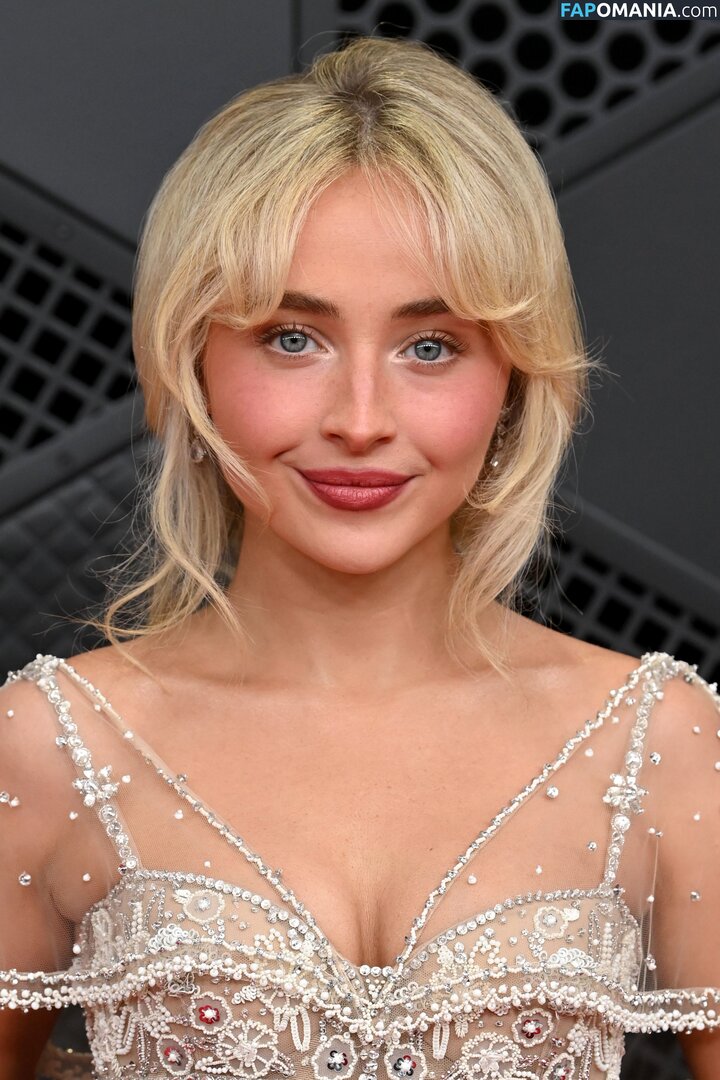 Sabrina Carpenter / https: / sabrinacarpenter Nu OnlyFans  Photo fuitée #2573