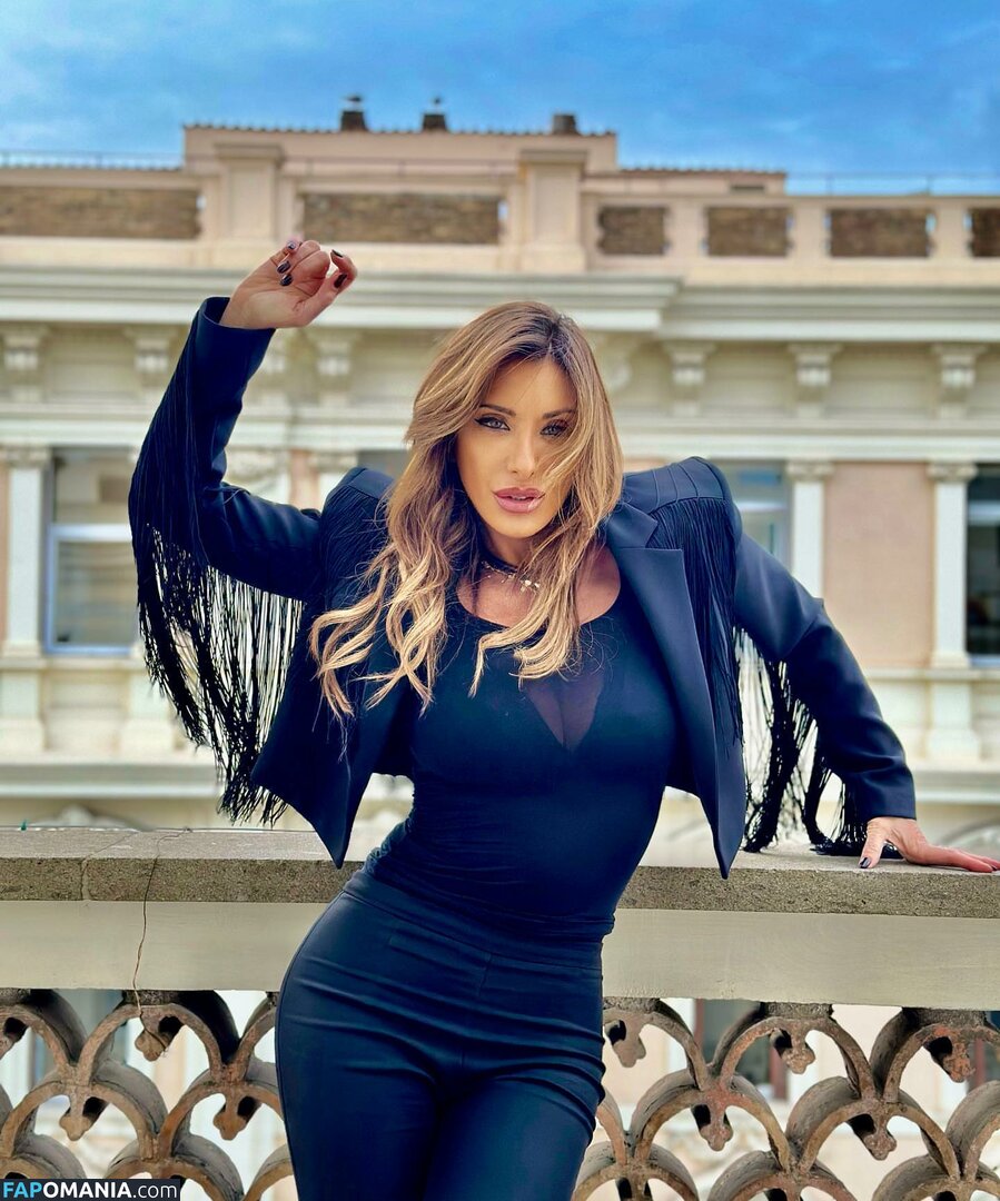 Sabrina Salerno / sabrinasalernofficial Nu OnlyFans  Photo fuitée #1713