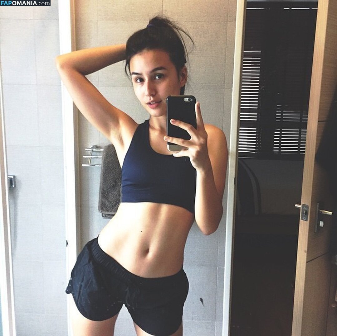 Saffron Sharpe / saffronsharpe Nu OnlyFans  Photo fuitée #7