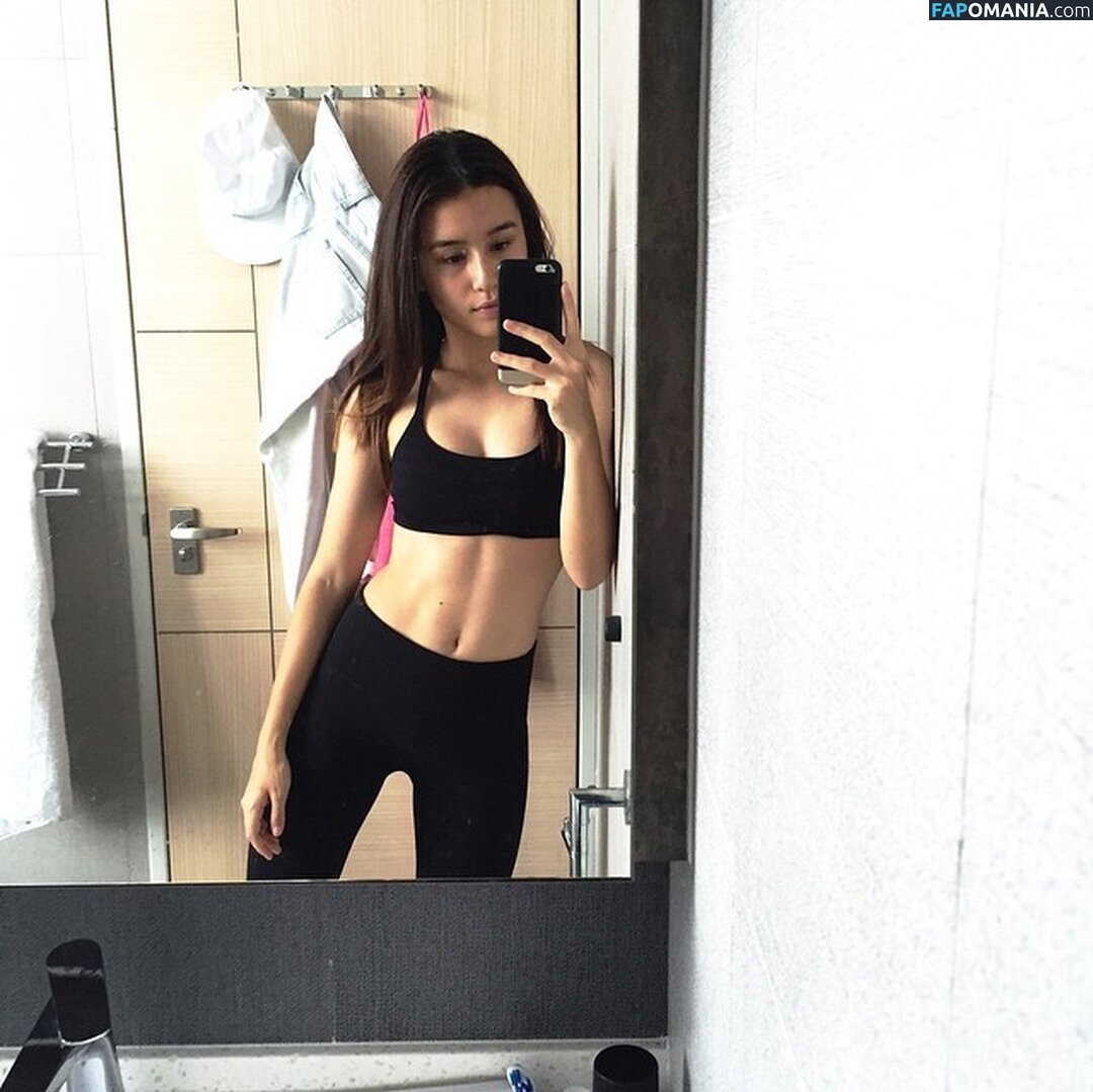 Saffron Sharpe / saffronsharpe Nu OnlyFans  Photo fuitée #8