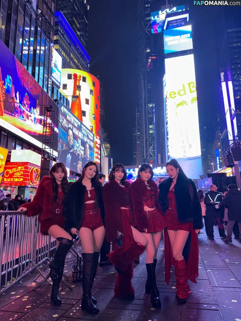39saku_chan / LESSERAFIM / Sakura Miyawaki 宮脇 咲良 Nu OnlyFans  Photo fuitée #4