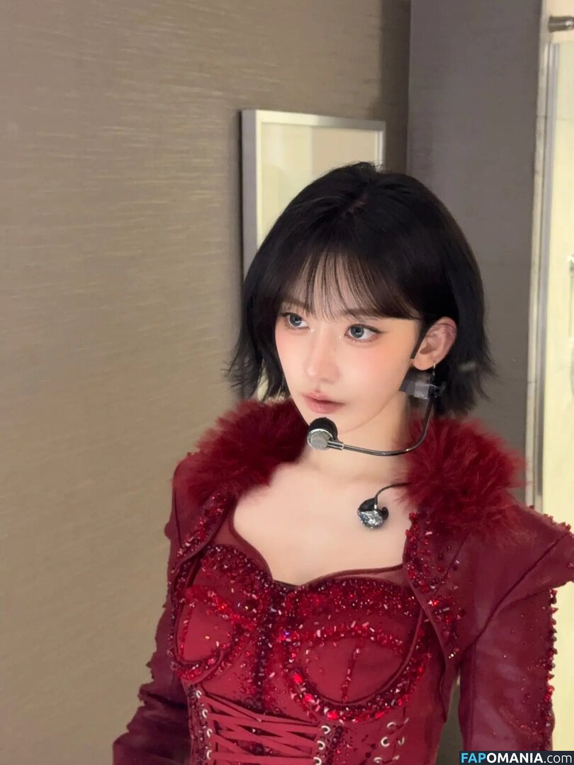 39saku_chan / LESSERAFIM / Sakura Miyawaki 宮脇 咲良 Nu OnlyFans  Photo fuitée #9