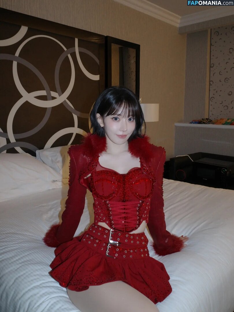 39saku_chan / LESSERAFIM / Sakura Miyawaki 宮脇 咲良 Nu OnlyFans  Photo fuitée #13