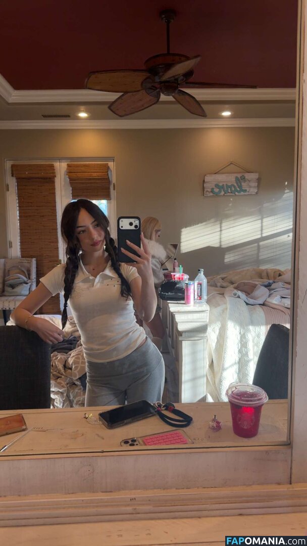 Sakura Shymko / SakuraShymko Nu OnlyFans  Photo fuitée #18