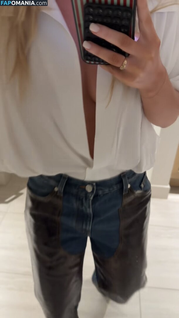 Samantha Riehl / https: / samanthariehl Nu OnlyFans  Photo fuitée #2