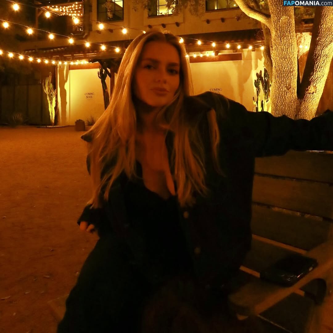 Samantha Riehl / https: / samanthariehl Nu OnlyFans  Photo fuitée #11