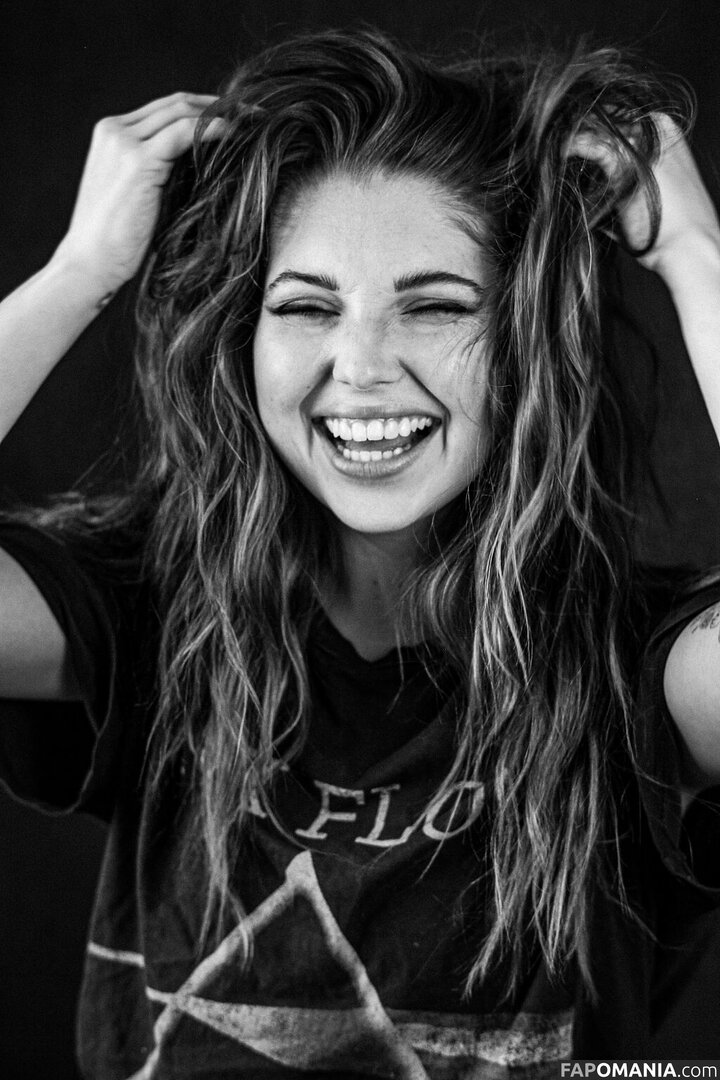 Sammi Hanratty / sammihanratty Nu OnlyFans  Photo fuitée #304