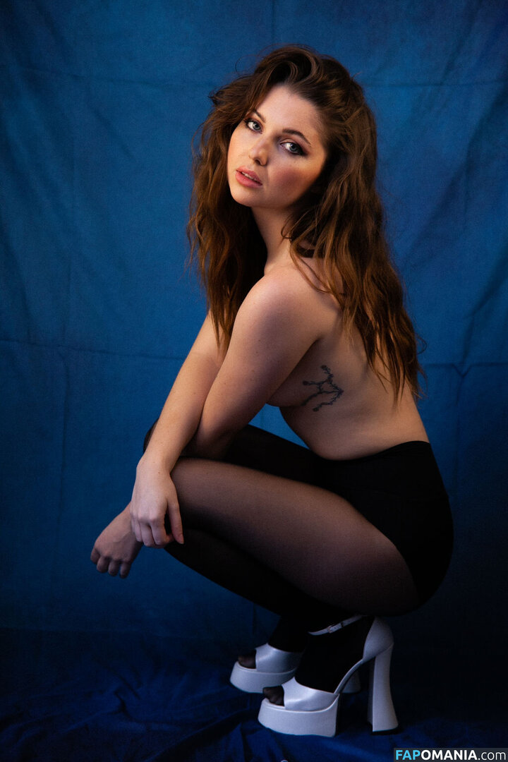 Sammi Hanratty / sammihanratty Nu OnlyFans  Photo fuitée #312