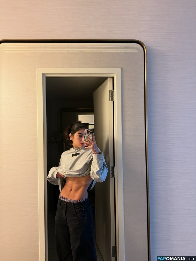 Sara Saffari / sarasaffari__ Nu OnlyFans  Photo fuitée #389