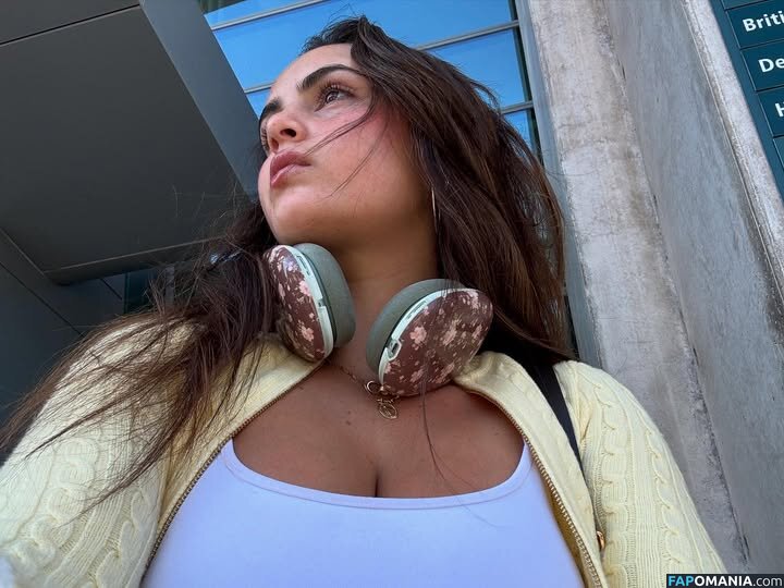 Sarabella Harris / iamsarahharris / sarabellaharriss / sexiisariii777 Nu OnlyFans  Photo fuitée #380