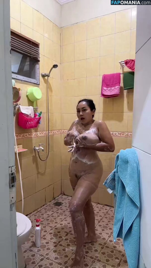 Sarah Ardhelia / sarah.ardheliadiary / sarahardhelia1995 / saraz6808 Nu OnlyFans  Photo fuitée #10