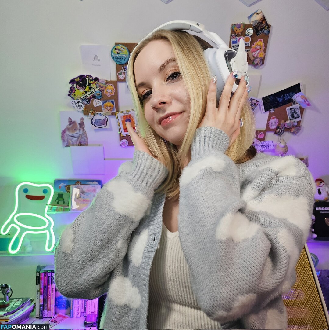 Sarahpodz / https: Nu OnlyFans  Photo fuitée #3