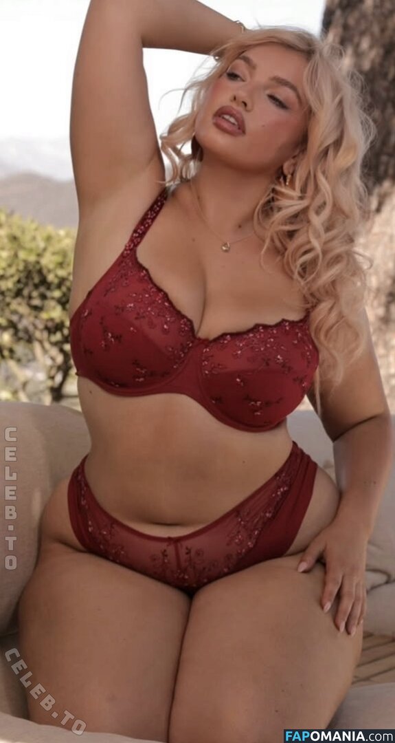 Sarina Nowak / sarinanowak Nu OnlyFans  Photo fuitée #2