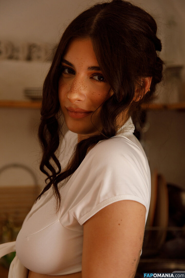 Sary Gimalda Nu OnlyFans  Photo fuitée #12