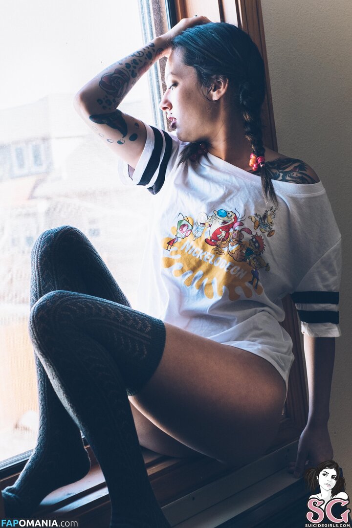 Sassafrass / _sassafrass / definite.bad.idea Nu OnlyFans  Photo fuitée #2