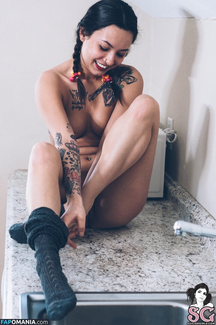 Sassafrass / _sassafrass / definite.bad.idea Nu OnlyFans  Photo fuitée #17