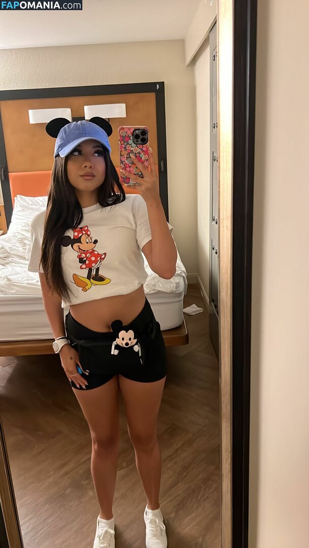 SassySounds ASMR / SassysoundsASMR / sassyselenaaaa / selenaaasasmr Nu OnlyFans  Photo fuitée #11