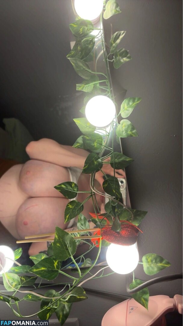 Savanna Becker / https: / savvrose5 Nu OnlyFans  Photo fuitée #3