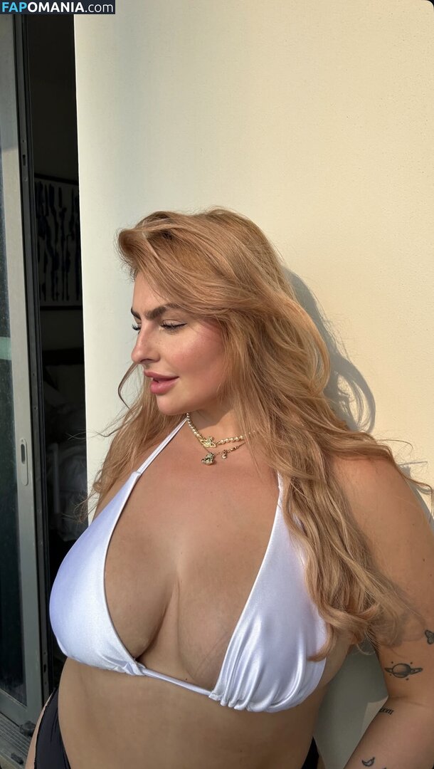 Schepenslaura Nu OnlyFans  Photo fuitée #2