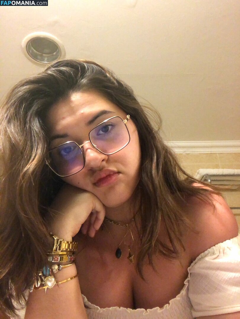 Selen Ozdemir Nu OnlyFans  Photo fuitée #1