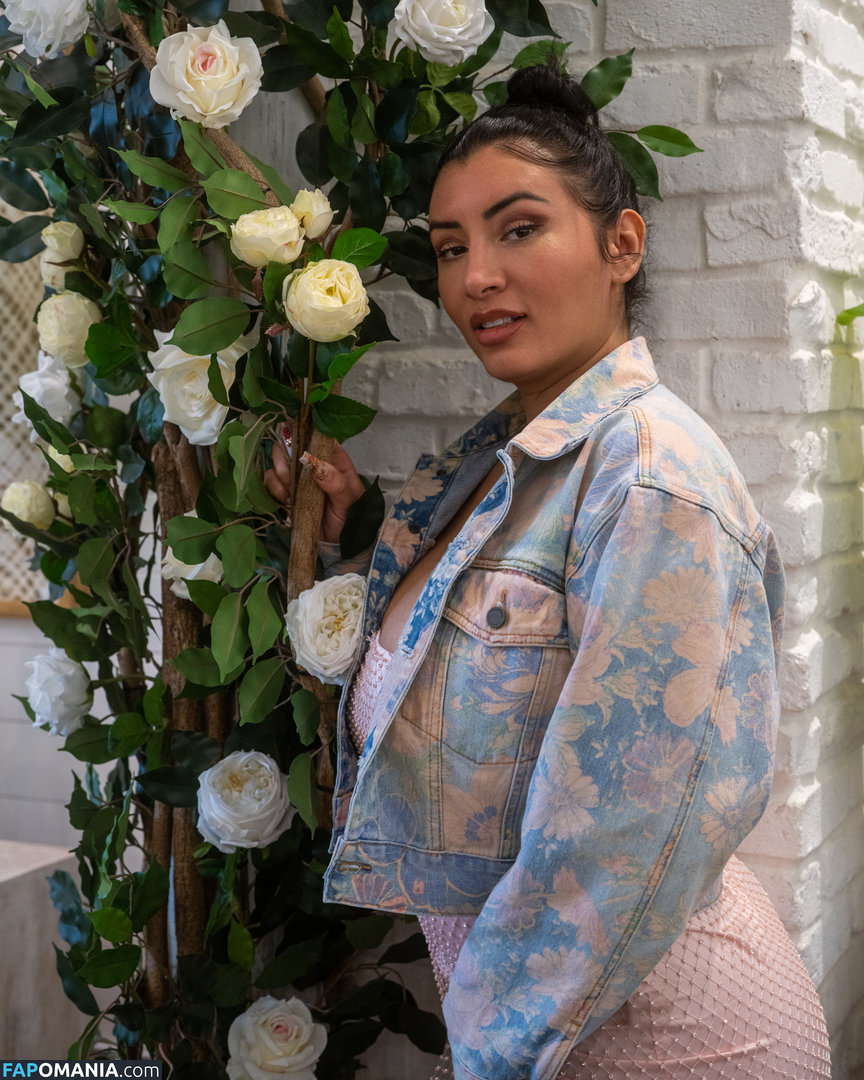 Selena Adams / officialselenaadams4 / selenaadams69 Nu OnlyFans  Photo fuitée #140