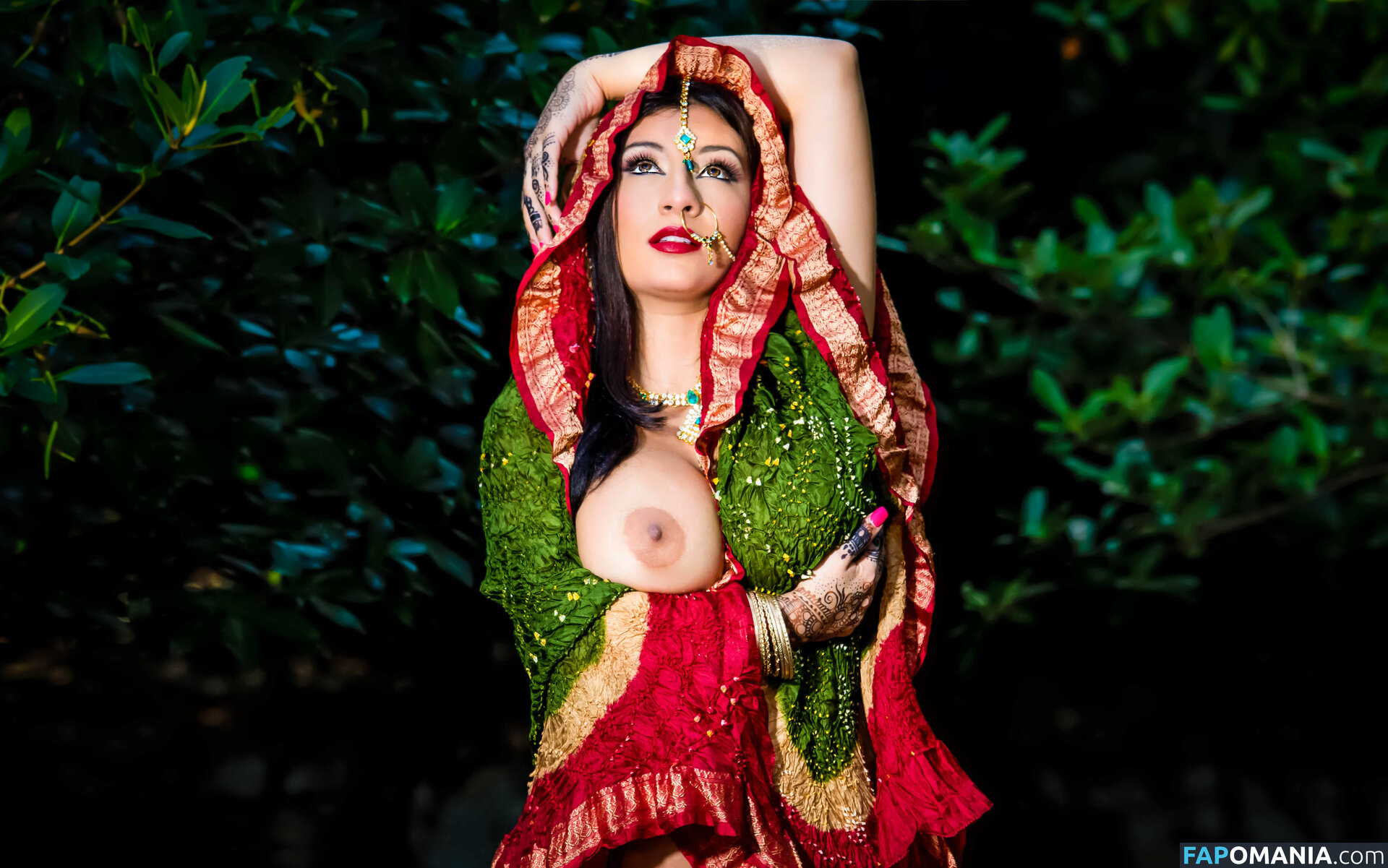 Selena Adams / officialselenaadams4 / selenaadams69 Nu OnlyFans  Photo fuitée #329