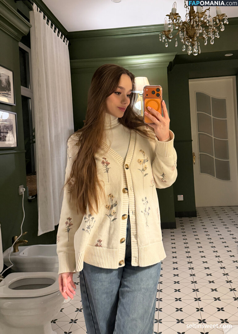 Selti / Seltin_sweety / seltinsweety Nu OnlyFans  Photo fuitée #113