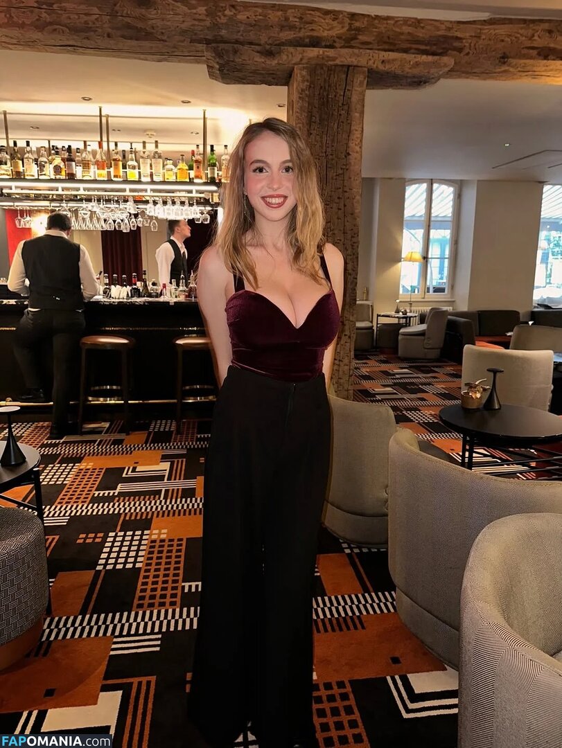 Serena Skybourne / https: / serenaskybourne Nu OnlyFans  Photo fuitée #22