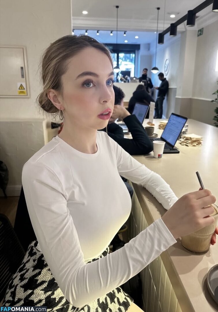 Serena Skybourne / https: / serenaskybourne Nu OnlyFans  Photo fuitée #37