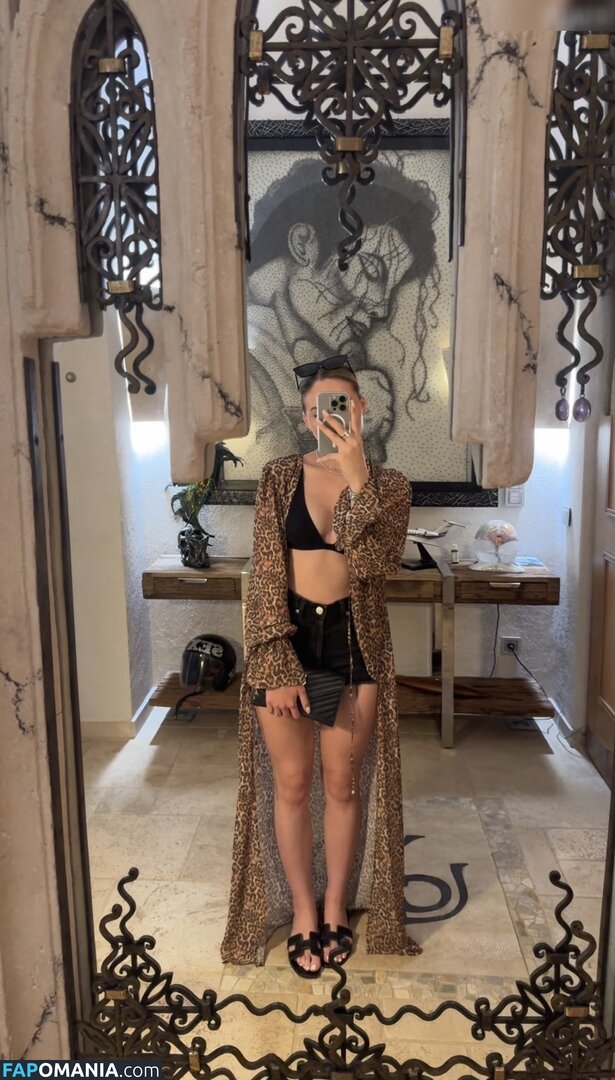 Shania Geiss / shania__geiss Nu OnlyFans  Photo fuitée #309